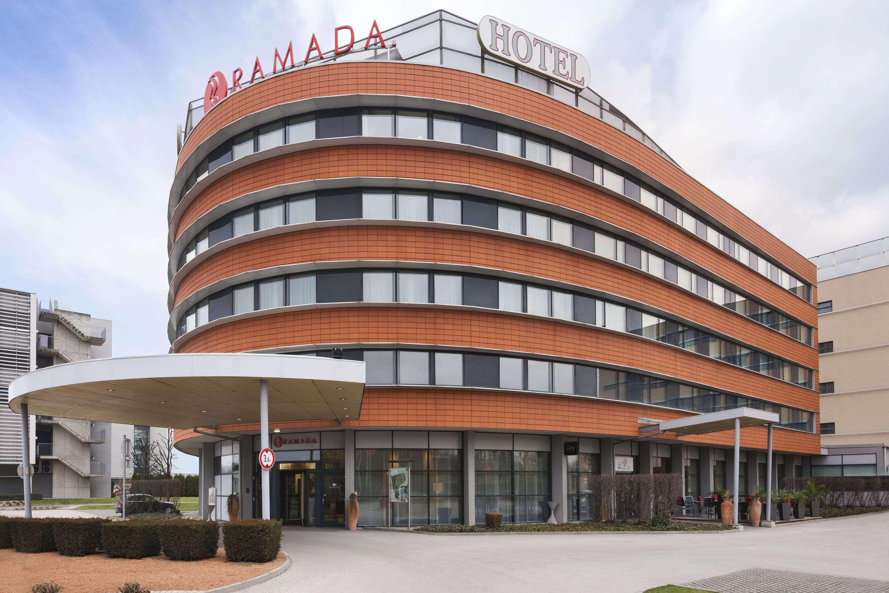 Hotel Ramada Graz Unterpremstaetten Exterior photo