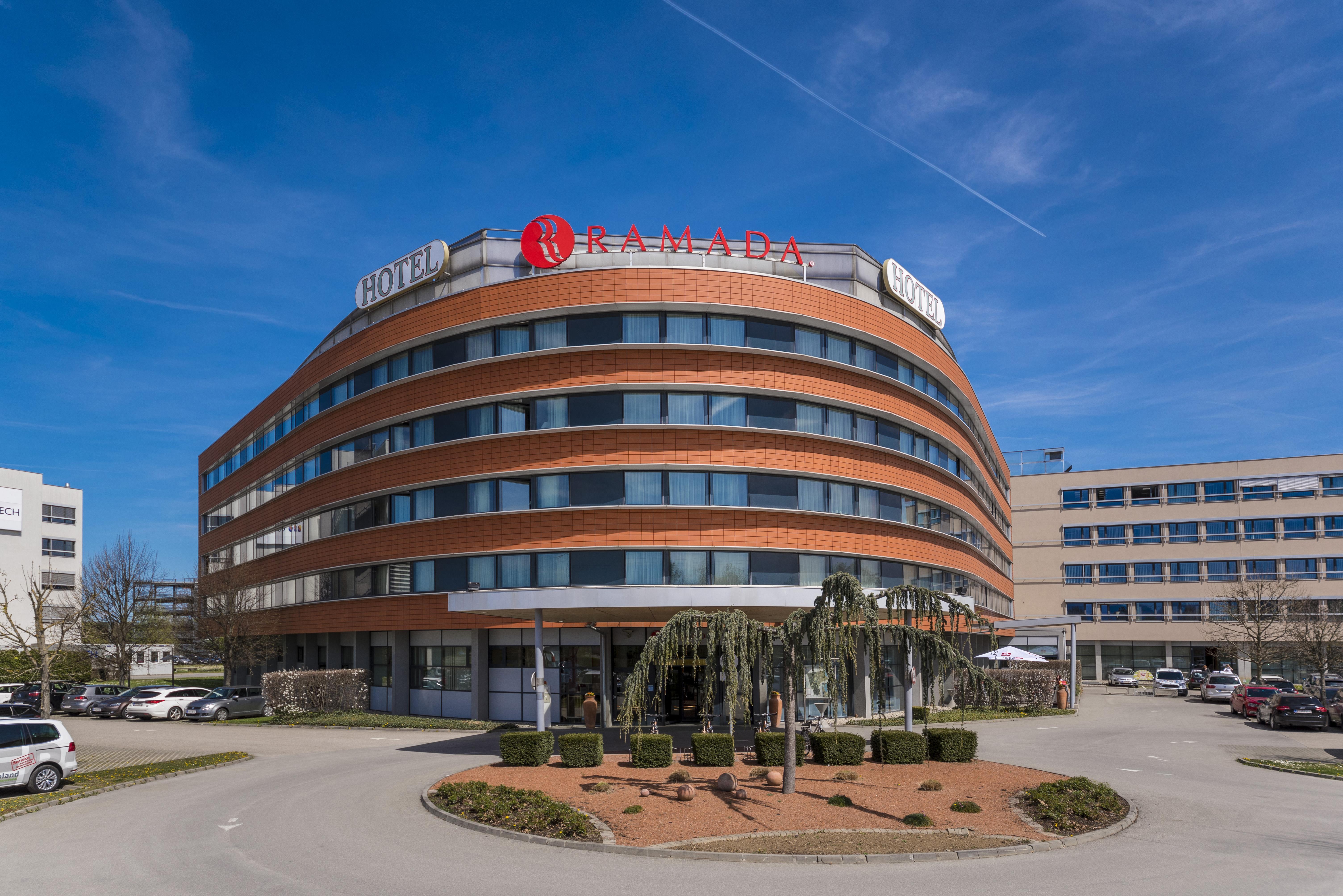 Hotel Ramada Graz Unterpremstaetten Exterior photo